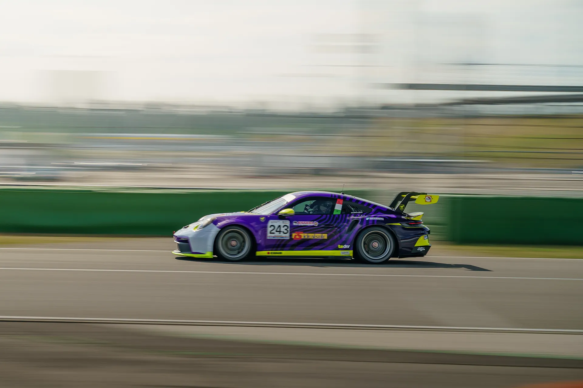 Nr 243 — Motorsport photography, Dans Trackday, image 1