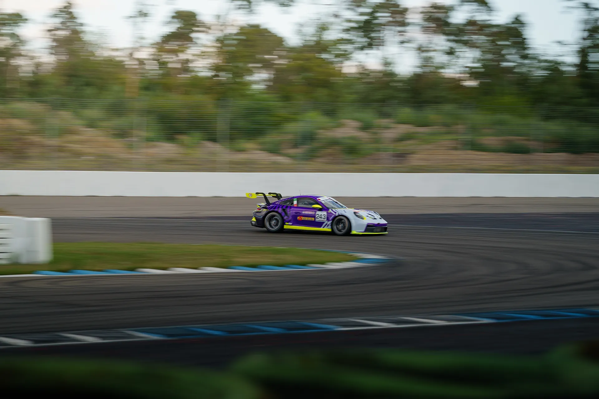 Nr 243 — Motorsport photography, Dans Trackday, image 2
