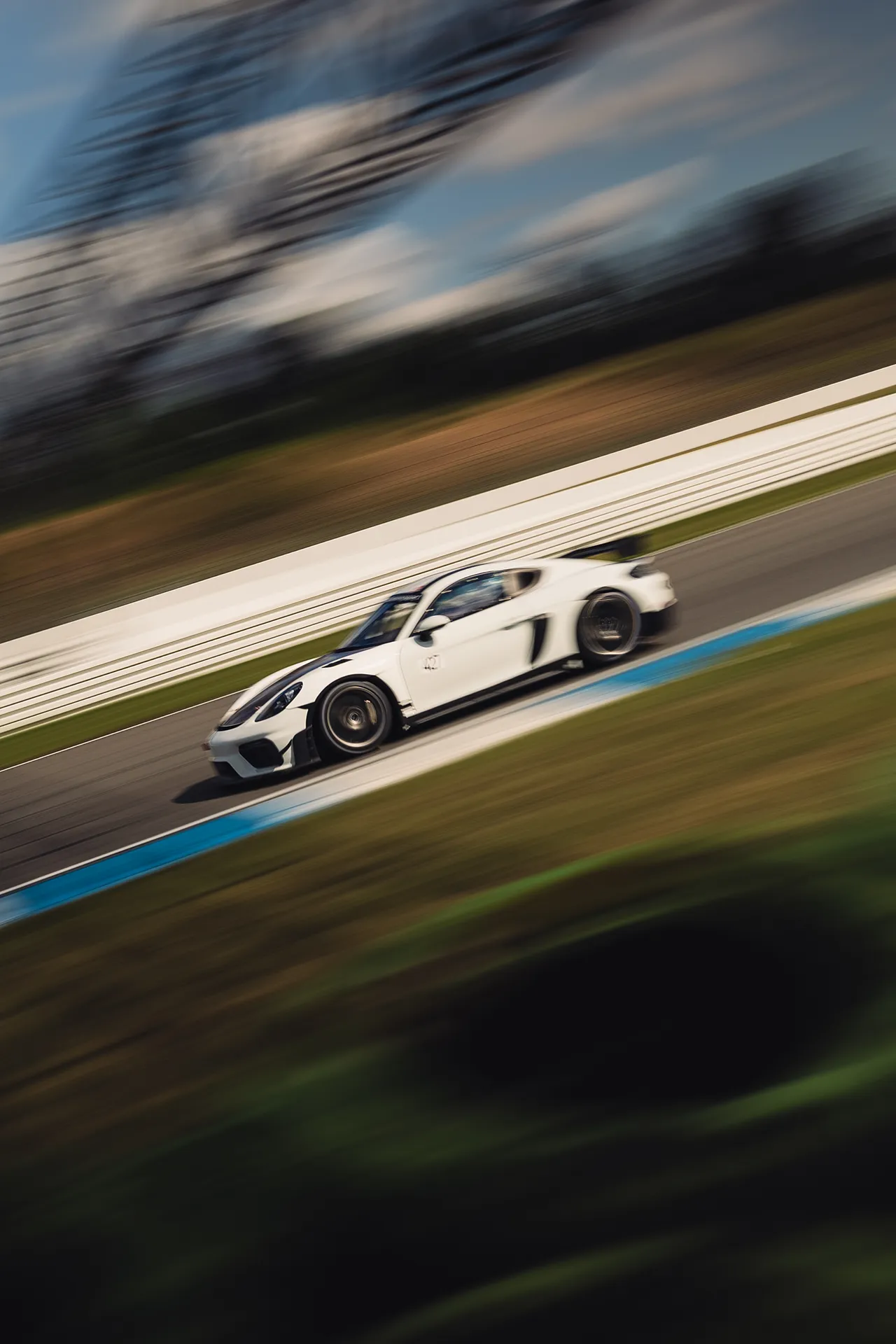 Nr 427 — Motorsport photography, Dans Trackday, image 2