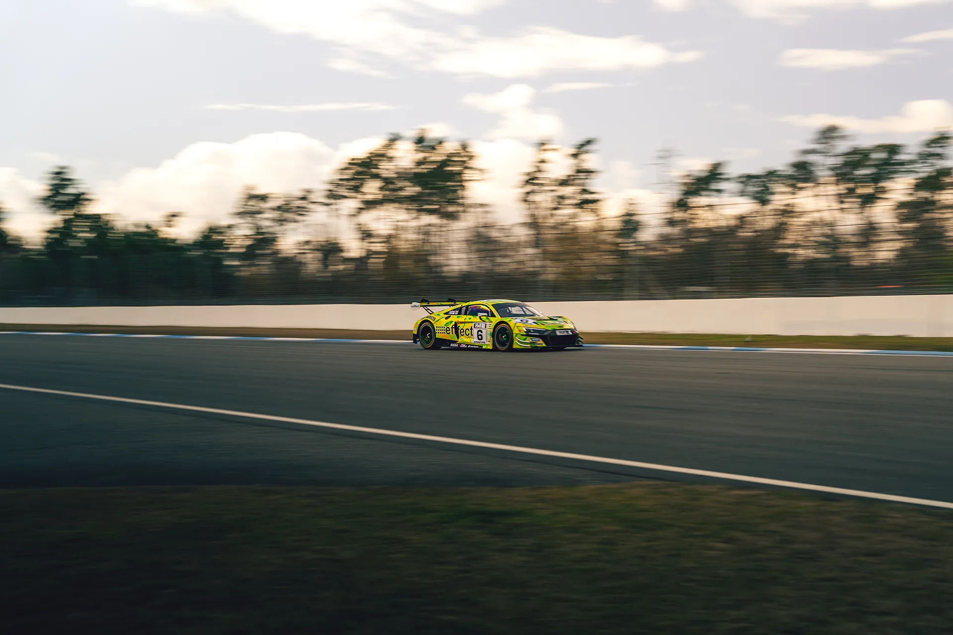 Audi R8 LMS Nr 6